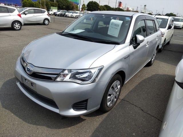 7489 Toyota Corolla fielder NKE165G 2014 г. (LUM Kobe Nyusatsu)